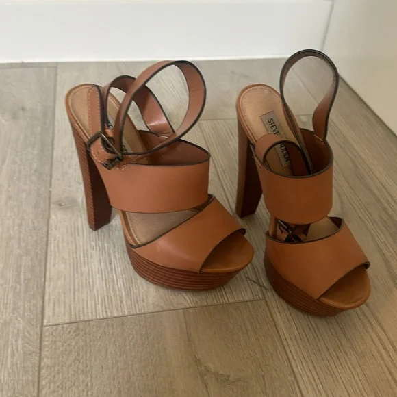 Steve Madden Dezzzy Tan Leather Platform Heels - Picture 7 of 11